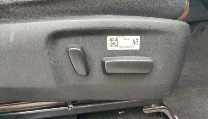 2022 Toyota Innova Crysta 2.4 ZX AT 7 STR, Diesel, Automatic, 1,05,299 km, Driver Side Adjustment Panel