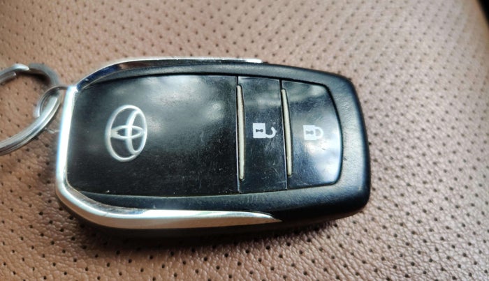 2022 Toyota Innova Crysta 2.4 ZX AT 7 STR, Diesel, Automatic, 1,05,299 km, Key Close Up