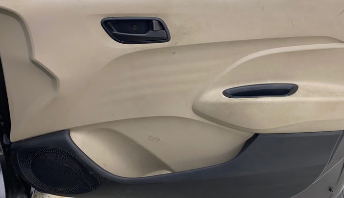 2021 Hyundai NEW SANTRO SPORTZ EXECUTIVE MT CNG, CNG, Manual, 58,237 km, Driver Side Door Panels Control