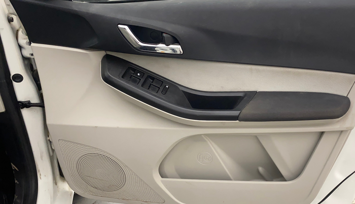 2023 Tata TIGOR XZ PLUS CNG LEATHERETTE PACK, CNG, Manual, 34,246 km, Driver Side Door Panels Control