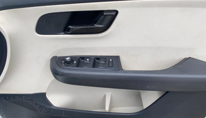 2021 Tata ALTROZ XM PLUS PETROL, Petrol, Manual, 28,422 km, Driver Side Door Panels Control