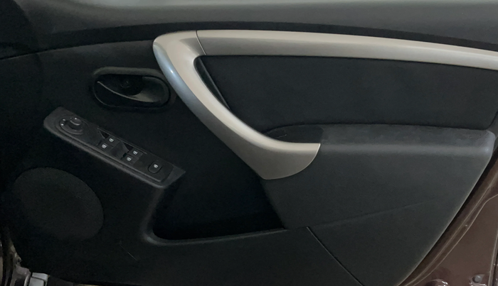 2019 Renault Duster RXS OPT CVT, Petrol, Automatic, 72,559 km, Driver Side Door Panels Control