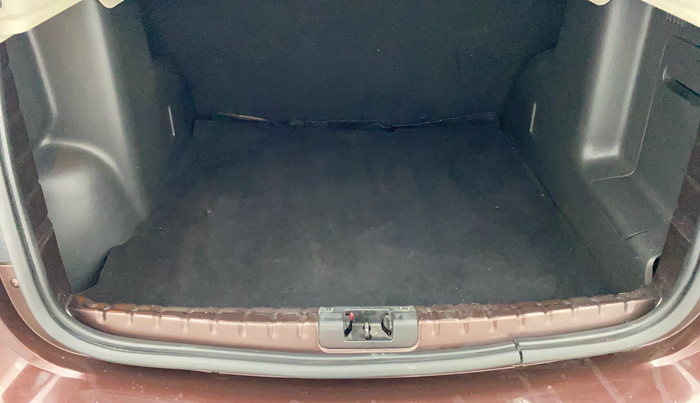 2019 Renault Duster RXS OPT CVT, Petrol, Automatic, 72,559 km, Boot Inside