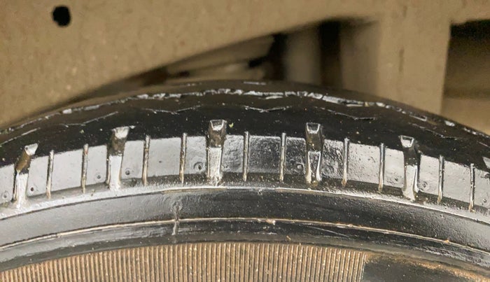 2022 Maruti Eeco 5 STR AC CNG (O), CNG, Manual, 15,532 km, Left Rear Tyre Tread