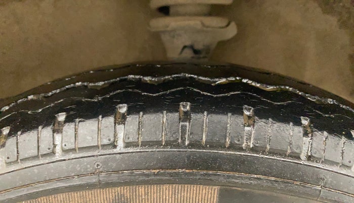 2022 Maruti Eeco 5 STR AC CNG (O), CNG, Manual, 15,532 km, Right Front Tyre Tread