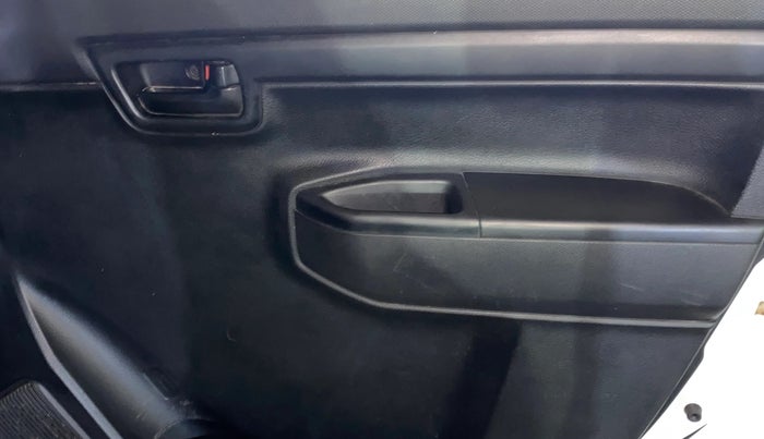 2022 Maruti S PRESSO VXI+, CNG, Manual, 48,172 km, Driver Side Door Panels Control