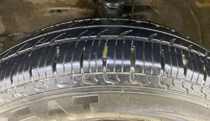 2016 Maruti Wagon R 1.0 LXI CNG, CNG, Manual, 76,958 km, Left Front Tyre Tread