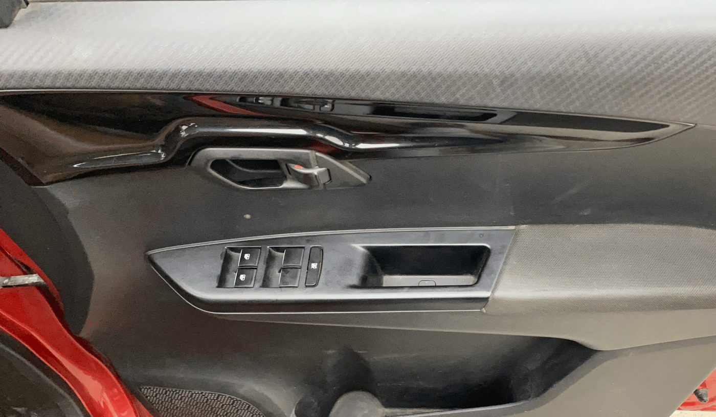 2017 Mahindra Kuv100 K8 D 6 STR, Diesel, Manual, 1,21,731 km, Driver Side Door Panels Control