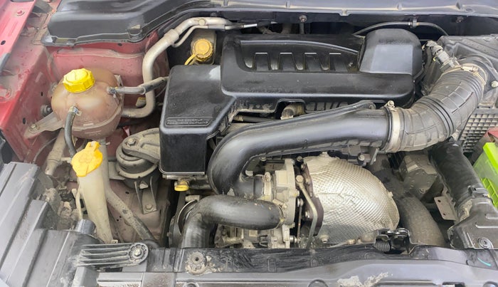 2019 Mahindra XUV300 W8 (O) 1.5 DIESEL AMT, Diesel, Automatic, 64,912 km, Engine View - Right
