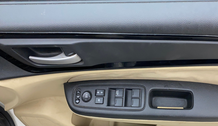 2018 Honda Amaze 1.2L I-VTEC S, Petrol, Manual, 52,147 km, Driver Side Door Panels Control