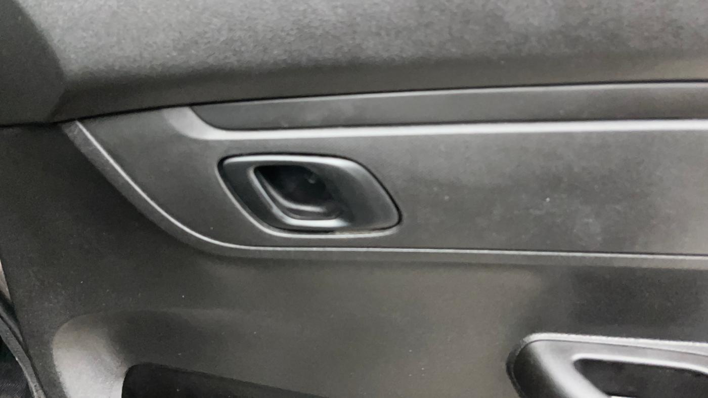 2017 Renault Kwid RXT 1.0 AMT (O), Petrol, Automatic, 49,444 km, Driver Side Door Panels Control