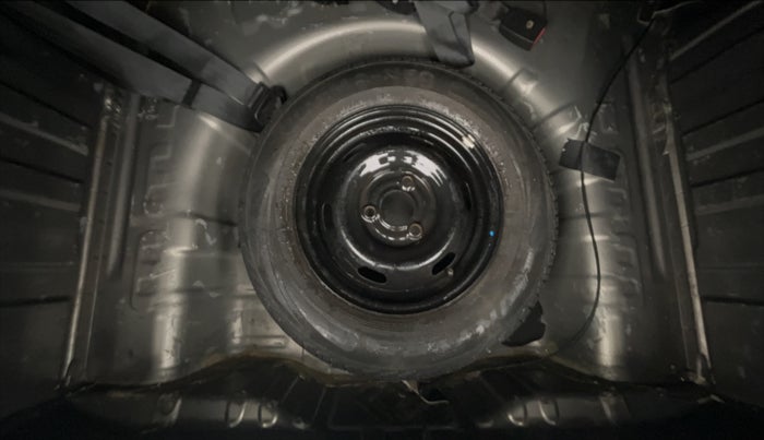 2017 Renault Kwid RXT 1.0 AMT (O), Petrol, Automatic, 49,444 km, Spare Tyre