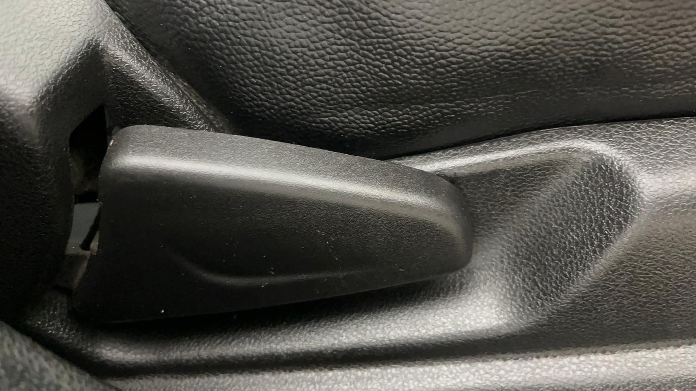 2017 Renault Kwid RXT 1.0 AMT (O), Petrol, Automatic, 49,444 km, Driver Side Adjustment Panel