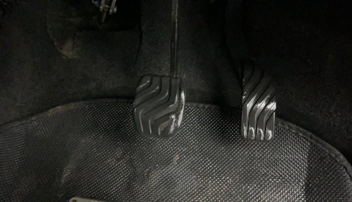 2017 Renault Kwid RXT 1.0 AMT (O), Petrol, Automatic, 49,444 km, Pedals