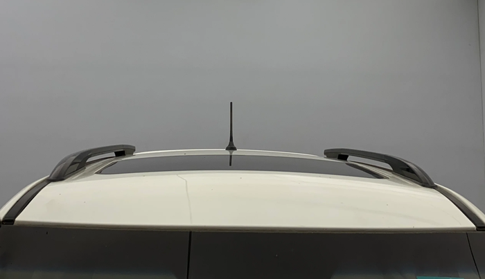 2022 Mahindra XUV300 W8 (O) 1.2 PETROL AMT DUAL TONE, Petrol, Automatic, 29,845 km, Moonroof/ Sunroof