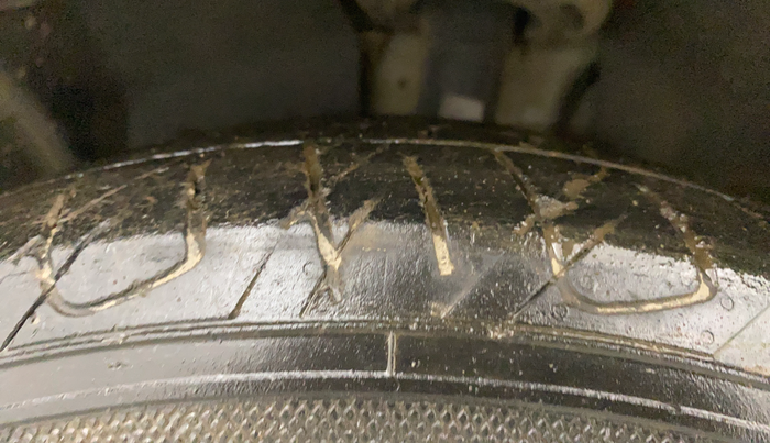 2016 Ford Ecosport TITANIUM 1.5L PETROL AT, Petrol, Automatic, 68,273 km, Right Front Tyre Tread