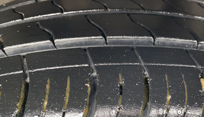 2021 Tata ALTROZ XT PETROL, Petrol, Manual, 73,750 km, Right Front Tyre Tread