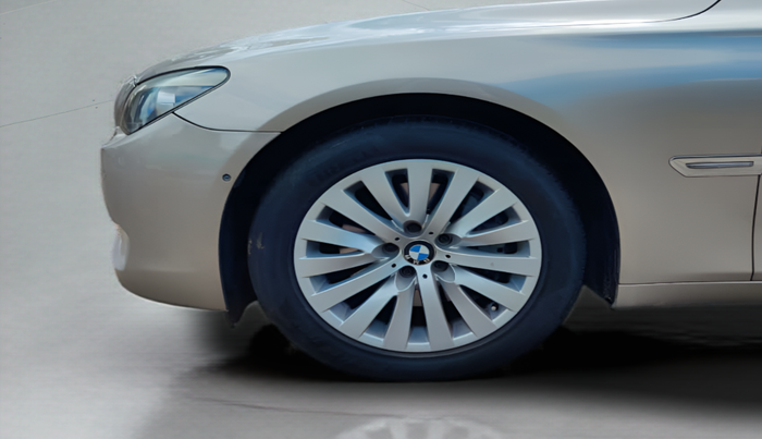 2011 BMW 7 Series 730Ld, Diesel, Automatic, 67,640 km, Left Front Wheel