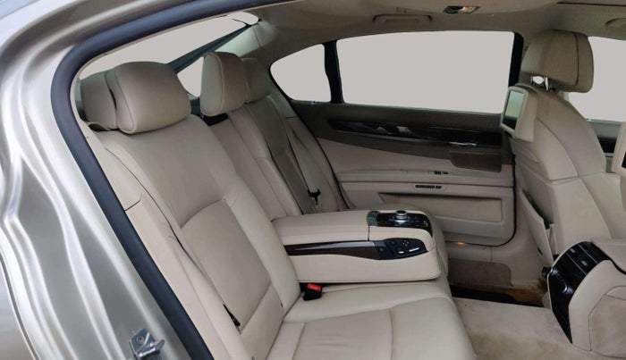 2011 BMW 7 Series 730Ld, Diesel, Automatic, 67,640 km, Right Side Rear Door Cabin