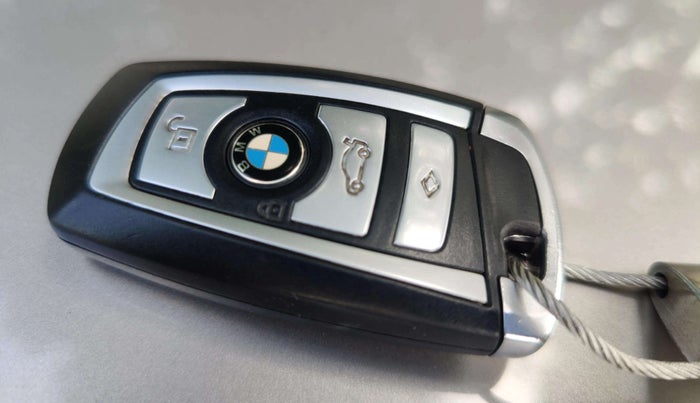 2011 BMW 7 Series 730Ld, Diesel, Automatic, 67,640 km, Key Close Up