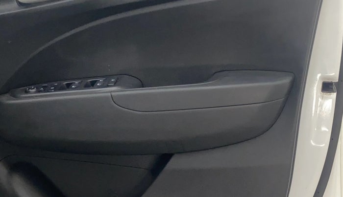 2020 Hyundai VENUE SX 1.0 TURBO IMT, Petrol, Manual, 21,614 km, Driver Side Door Panels Control