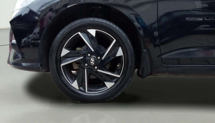 2022 Hyundai Verna SX (O)1.5 VTVT, Petrol, Manual, 74,581 km, Left Front Wheel