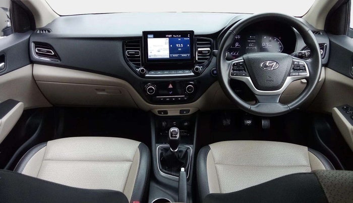 2022 Hyundai Verna SX (O)1.5 VTVT, Petrol, Manual, 74,581 km, Dashboard