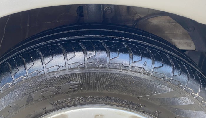 2021 Maruti Swift LXI, Petrol, Manual, 34,501 km, Right Front Tyre Tread