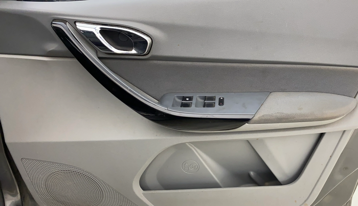 2021 Tata TIGOR XZ PLUS PETROL, CNG, Manual, 46,024 km, Driver Side Door Panels Control