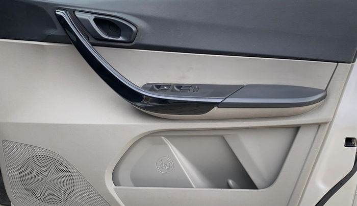 2018 Tata Tiago XT PETROL, Petrol, Manual, 73,023 km, Driver Side Door Panels Control