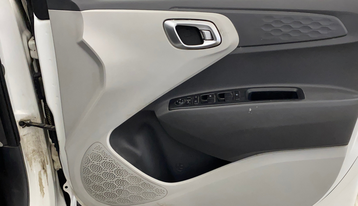 2021 Hyundai GRAND I10 NIOS SPORTZ 1.2 KAPPA VTVT CNG, CNG, Manual, 98,917 km, Driver Side Door Panels Control