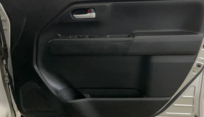 2022 Maruti New Wagon-R VXI 1.0 AMT, Petrol, Automatic, 56,154 km, Driver Side Door Panels Control