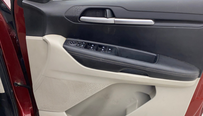 2021 KIA SONET HTX 1.0 IMT, Petrol, Manual, 1,14,554 km, Driver Side Door Panels Control