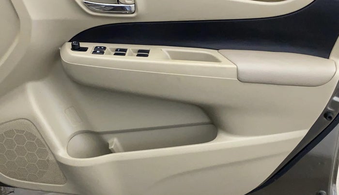 2018 Maruti Ciaz SIGMA 1.5 SHVS MT  PETROL, Petrol, Manual, 52,390 km, Driver Side Door Panels Control