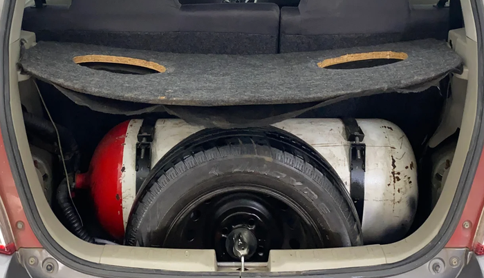 2014 Maruti Celerio VXI CNG, CNG, Manual, 1,33,422 km, Boot Inside