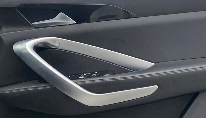 2020 MG HECTOR SHARP 1.5 DCT PETROL, Petrol, Automatic, 85,079 km, Driver Side Door Panels Control