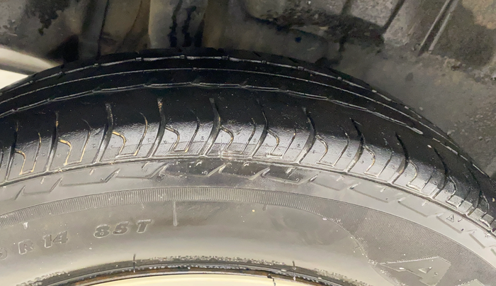 2019 Maruti Swift VXI, Petrol, Manual, 1,08,501 km, Right Rear Tyre Tread