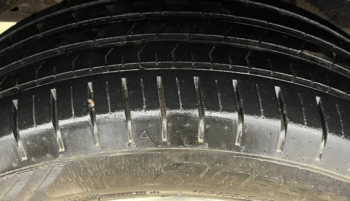 2020 Maruti Baleno ZETA PETROL 1.2, Petrol, Manual, 30,270 km, Right Front Tyre Tread