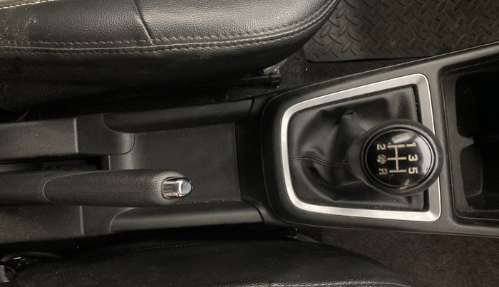 2022 Maruti Swift VXI, Petrol, Manual, 33,975 km, Gear Lever