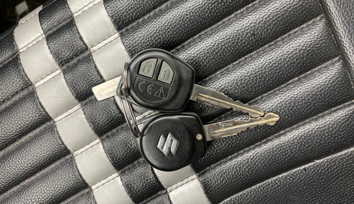 2022 Maruti Swift VXI, Petrol, Manual, 33,975 km, Key Close Up