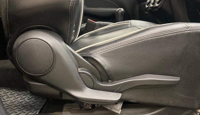 2022 Maruti Swift VXI, Petrol, Manual, 33,975 km, Driver Side Adjustment Panel