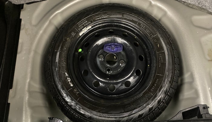 2022 Maruti Swift VXI, Petrol, Manual, 33,975 km, Spare Tyre