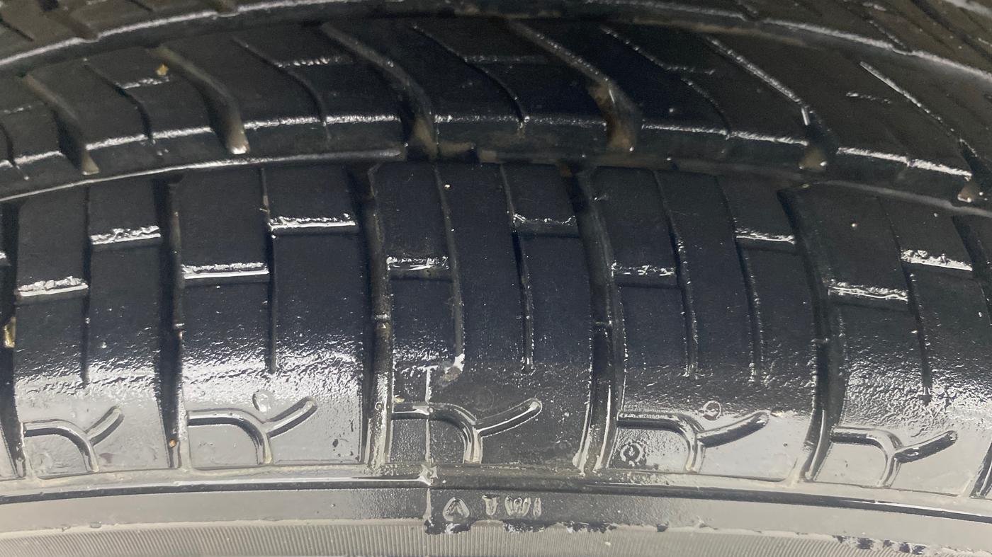 2016 Maruti Alto K10 VXI AMT, Petrol, Automatic, 59,257 km, Left Front Tyre Tread