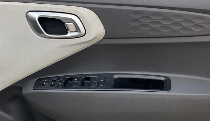 2021 Hyundai GRAND I10 NIOS ASTA 1.2 KAPPA VTVT, Petrol, Manual, 1,28,669 km, Driver Side Door Panels Control