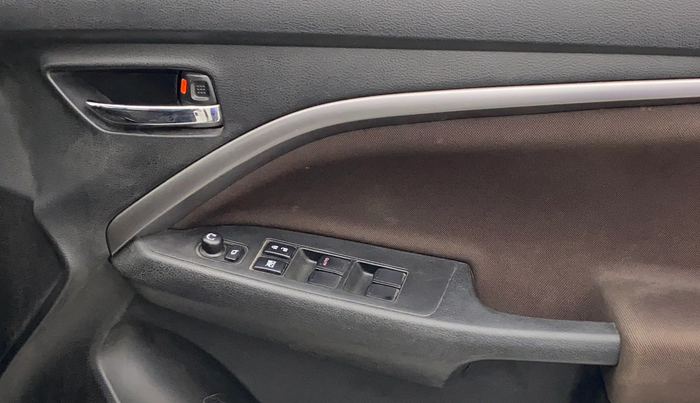 2024 Maruti BREZZA ZXI SMART HYBRID , Petrol, Manual, 25,882 km, Driver Side Door Panels Control