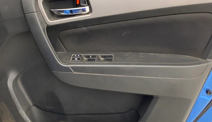 2016 Maruti Vitara Brezza ZDI PLUS DUAL TONE, Diesel, Manual, 85,011 km, Driver Side Door Panels Control