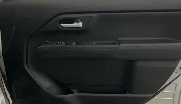 2023 Maruti New Wagon-R VXI CNG 1.0, CNG, Manual, 48,555 km, Driver Side Door Panels Control