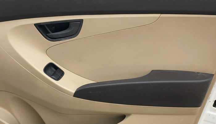 2018 Hyundai Eon ERA +, Petrol, Manual, 32,249 km, Driver Side Door Panels Control