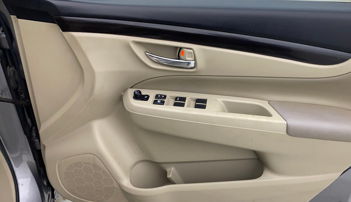 2017 Maruti Ciaz ALPHA 1.4 PETROL, Petrol, Manual, 54,264 km, Driver Side Door Panels Control