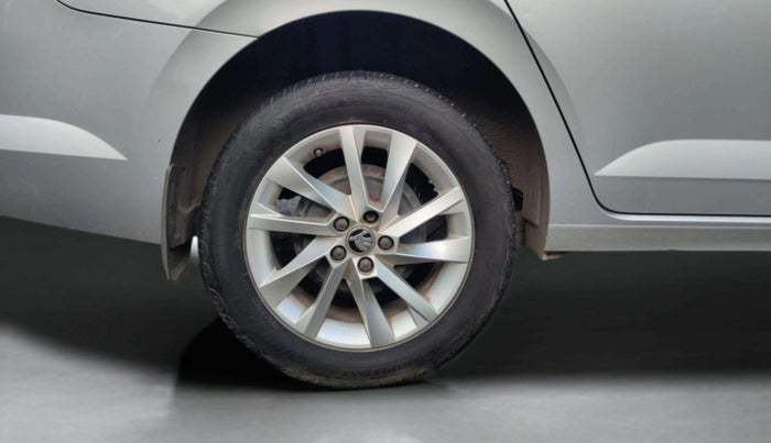 2023 Skoda SLAVIA AMBITION 1.0L TSI AT, Petrol, Automatic, 16,809 km, Right Rear Wheel